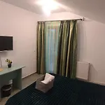 Casa Iulian Эфорие Норд
